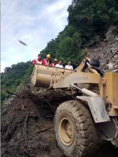 抗洪搶險(xiǎn)，交通實(shí)業(yè)人在行動(dòng)